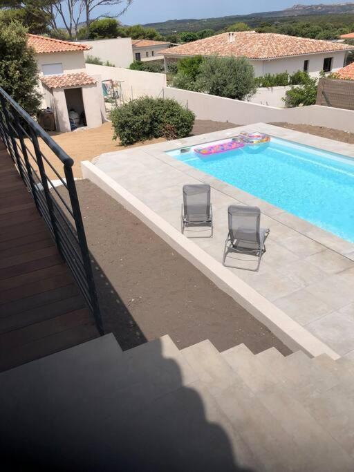 Neuve Avec Piscine Villa