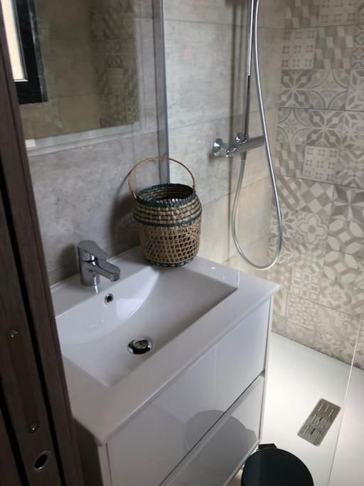 Neuve Avec Piscine