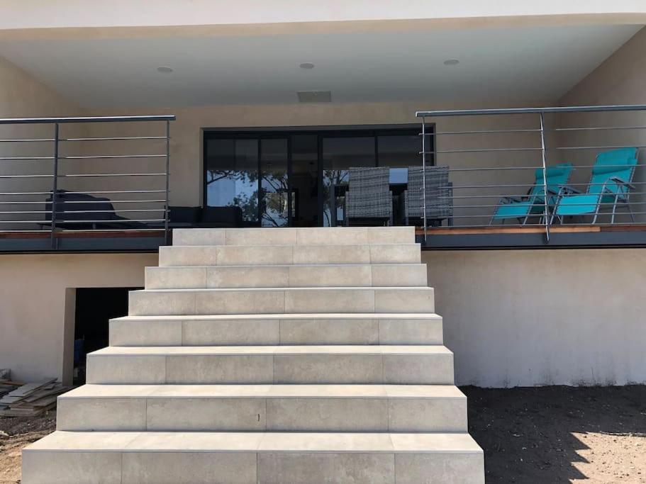 Neuve Avec Piscine Villa