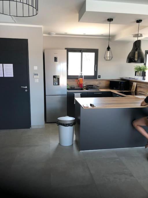 Neuve Avec Piscine *